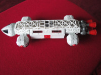 Space 1999 : Dinky 359 white Eagle Transporter