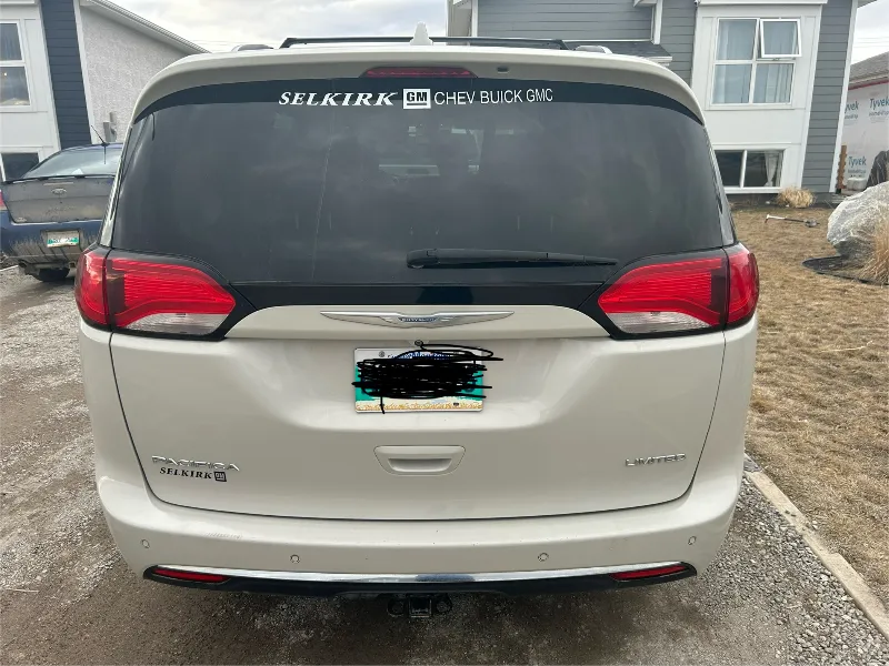 2017 Chrysler Pacifica limited edition