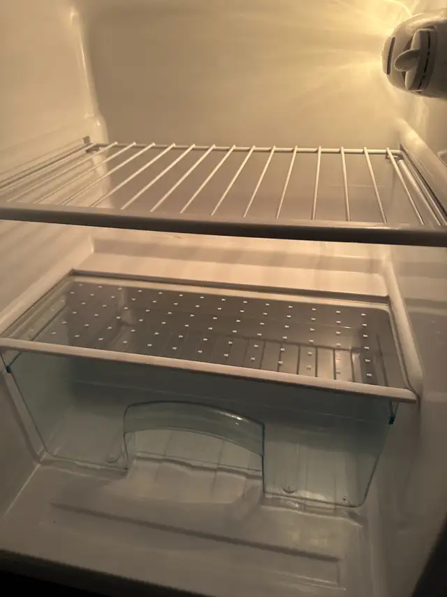 beau petit frigo in Refrigerators in Sherbrooke - Image 9
