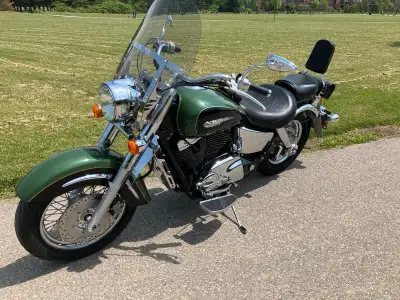 1999 Shadow Aero 1100… new Memphis Shades Solar windshield, new battery with battery tender, new plu...