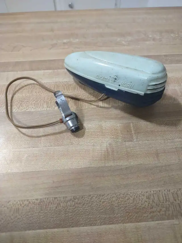 Vintage Okada Bicycle Horn in Motorcycle Parts & Accessories in Red Deer - Image 2