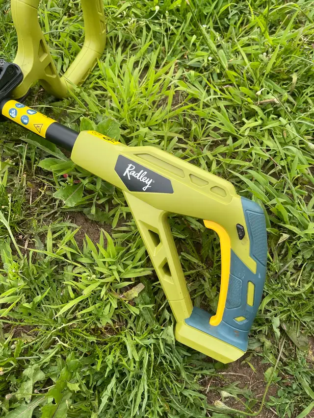 Radley String Trimmer in Lawnmowers & Leaf Blowers in Annapolis Valley - Image 4