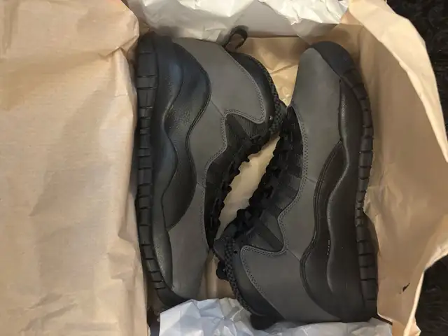 Jordan 10’s size 10.5 in Men's Shoes in Oshawa / Durham Region - Image 5