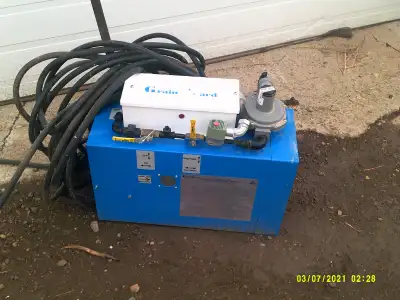 Grain guard airation grain heater. Propane or natural gas. Comes with hoses. 100.000 btu's $ 1000. H...