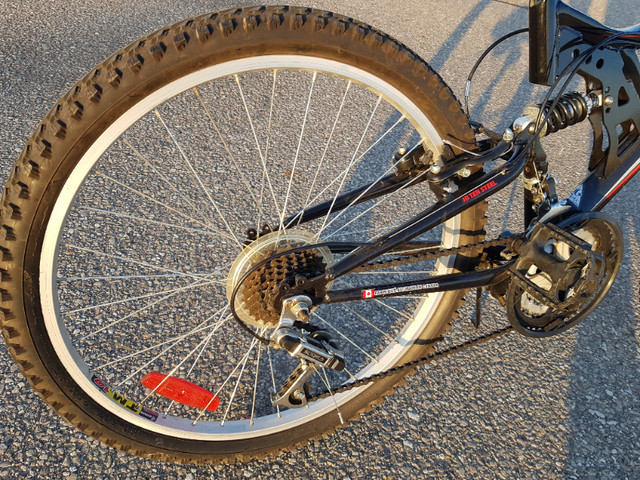 Mountain bicycle 24 in , dual suspension, disc brake in Mountain in Mississauga / Peel Region - Image 2