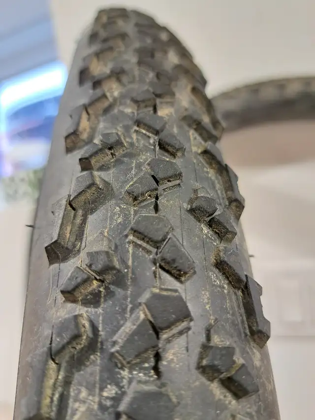 Pneus pour vélo de montagne in Mountain in Laval / North Shore - Image 4