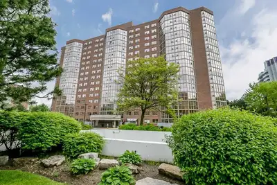 Huge modern 3 br condo for rent near Hillcrest Mall. 1567 sq.ft.