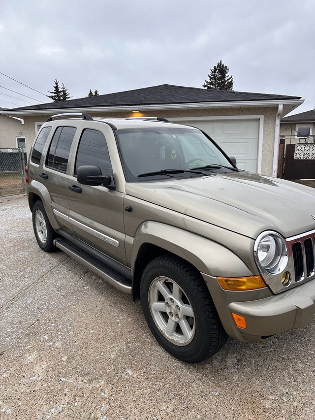 jeep liberty limited in Cars & Trucks in Edmonton - Image 3