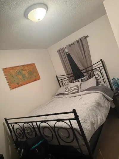 Room for rent in a townhouse in Mississauga. Includes a shared bathroom. And other roommates are ope...