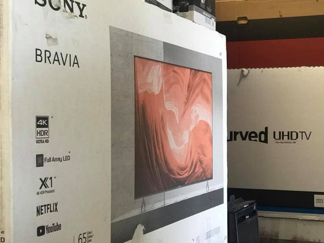 Today 65-INCH Sony 4K UHD HDR LED Android Smart TV XBR65X900H in TVs in Mississauga / Peel Region - Image 3