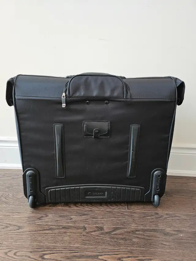 DELSEY Carryon Garment Bag with 2 Wheels63660926860291121