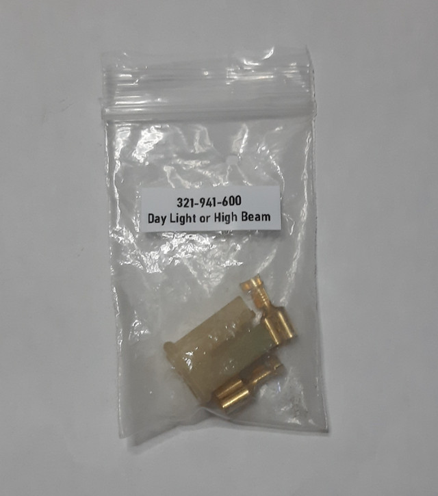 (Used) 321-941-600 Westfalia Plastic Housing Connector dans Pièces et accessoires pour VR et autocaravanes  à Ouest de l’Île