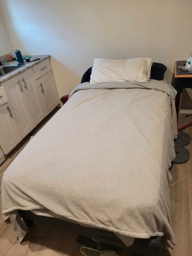 twin bed with frame for sale in Beds & Mattresses in Cranbrook - Image 2
