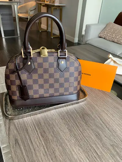 ✨Stylish Women’s handbag - DM for price, View more