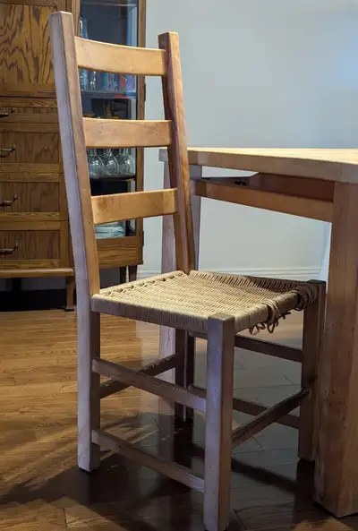 Ensemble de 6 chaises de cuisine en bois., View more