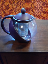 Teapot with Stainless Steel strainer