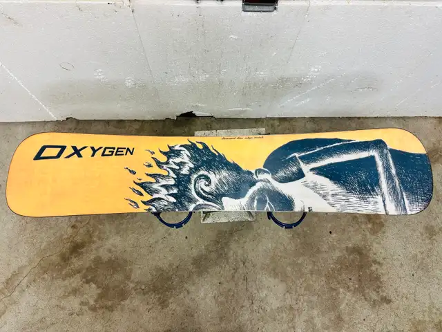 Oxygen snowboard 129 cm with Limited LT1 bindings in Snowboard in Markham / York Region - Image 7