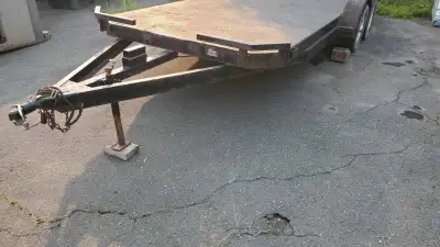 Traileur / remorque voiture / car hauler Steel floor. Marque: tex-mex Dimensions: 18pieds x 83po. 2...