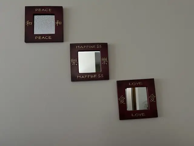 Mirror Wall Decor in Home Décor & Accents in Ottawa - Image 3