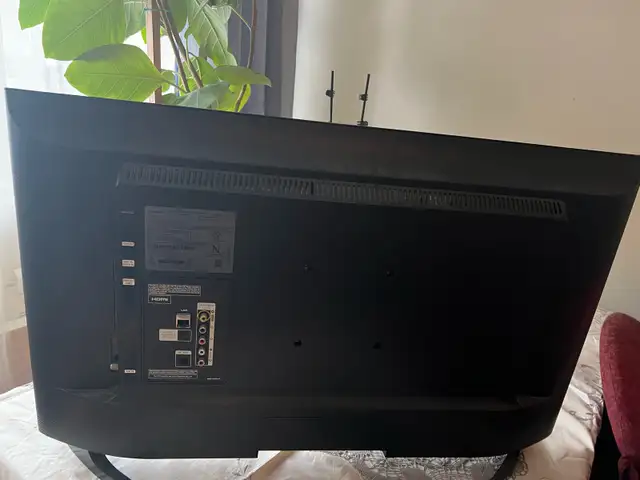 Samsung smart tv , 31’ in TVs in City of Montréal - Image 2