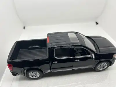 Black 1/27 Motor Max Diecast  2019 GMC Sierra Crew Cab, View more