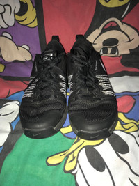 Black Nike FlyWires