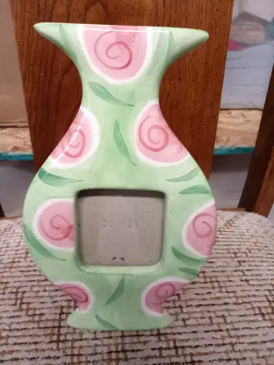 Ceramic Vase Frame on Stand $10.00 Can put dried flowers in in top PICK UP ONLY CASH ONLY Text or Ca...
