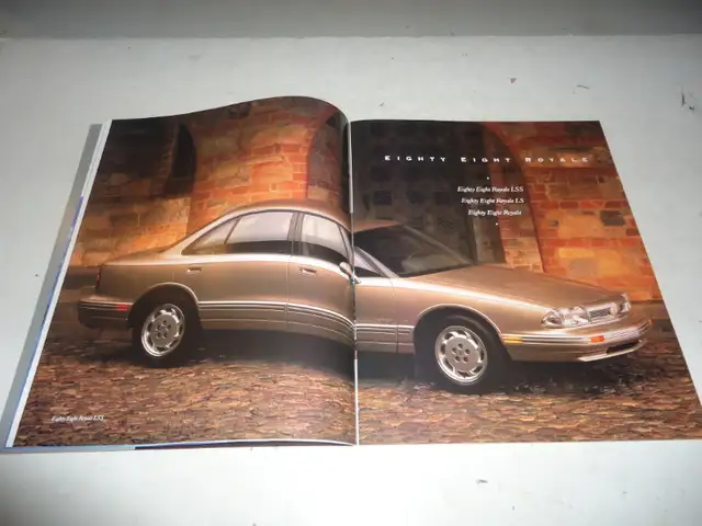 1993 OLDSMOBILE DEALER SALES BROCHURE. in Arts & Collectibles in Belleville - Image 6