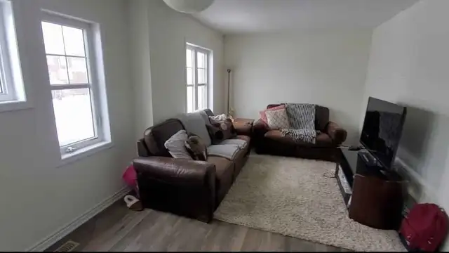 1 Bedroom to rent for students or professionals in kitchener in Room Rentals & Roommates in Kitchener / Waterloo - Image 11