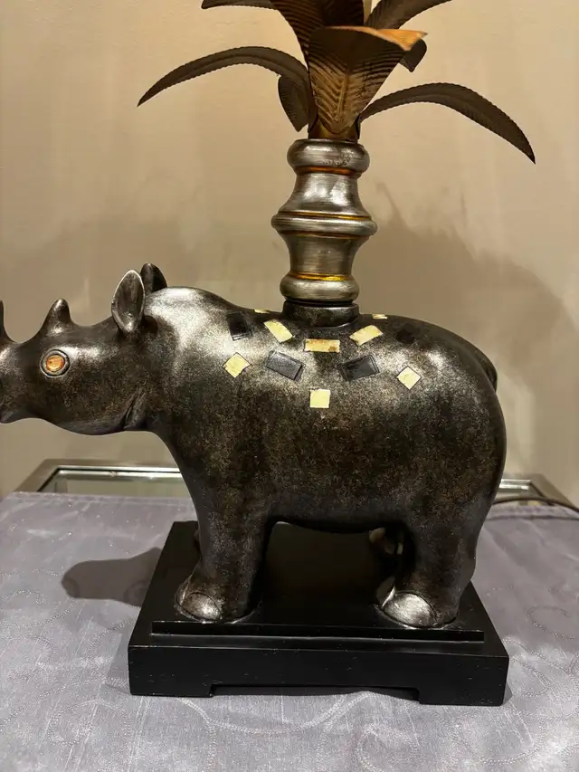 Rhino Table Lamp in Home Décor & Accents in Mississauga / Peel Region - Image 3