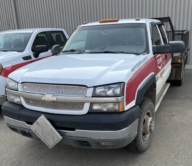 2004 Chevrolet Silverado 3500 Flat Deck For Sale By Tender in Cars & Trucks in Medicine Hat