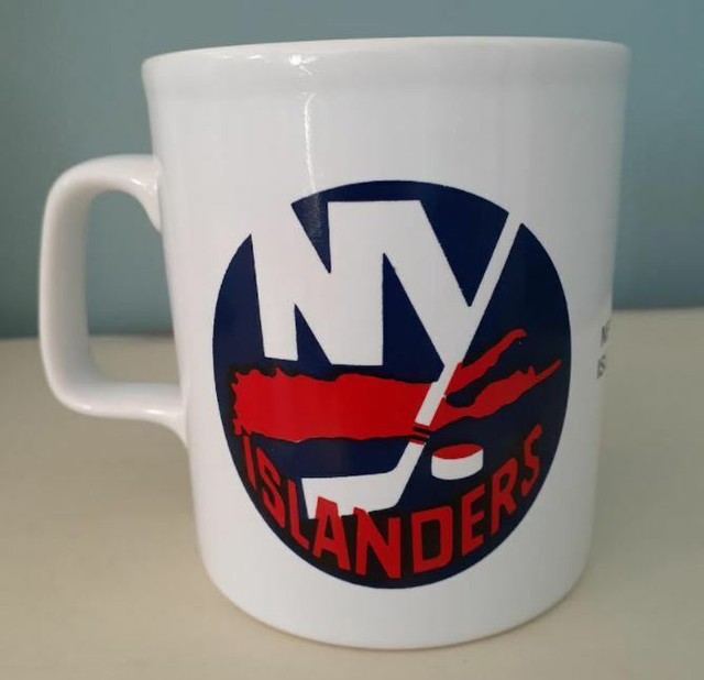 Vintage New York NY Islanders coffee mug Kiln Craft Staffordshir in Arts & Collectibles in Markham / York Region