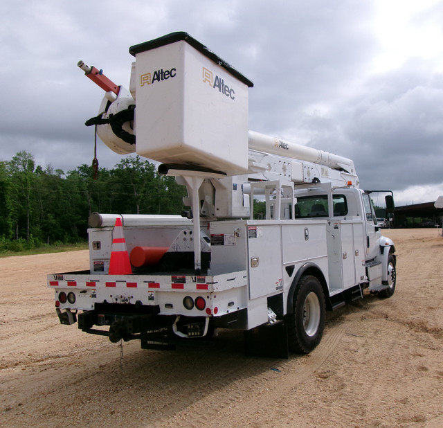 * 2017 * International 4300 - Altec AA55 Bucket Truck in Other in Vancouver - Image 4
