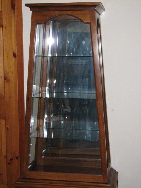 RARE Style Antique Curio Cabinet in Hutches & Display Cabinets in Stratford - Image 2