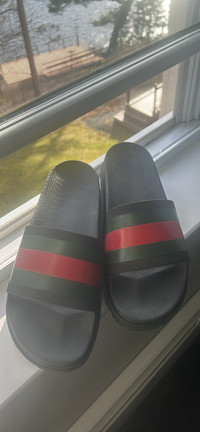 Gucci flip flop