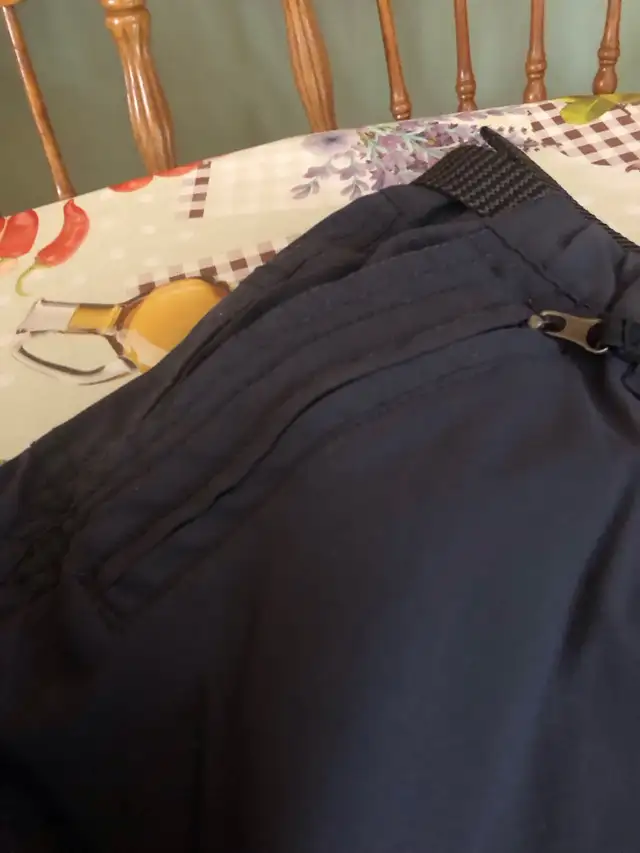 pantalon de neige pour homme  gr: médium x 32,couleur gris in Men's in Longueuil / South Shore - Image 3