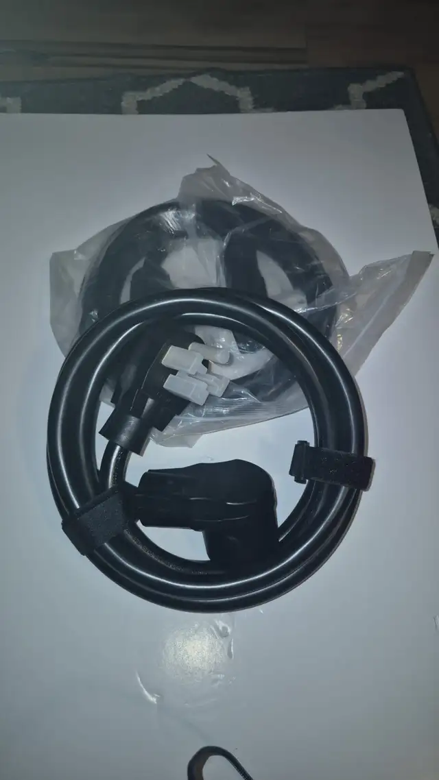 10 Feet 4 Prong EV / Dryer Cord, 30 Amp NEMA 14-30P to 14-30R in General Electronics in Markham / York Region - Image 5