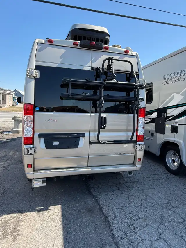 2023 ROADTRECK ZION SRT IMPECCABLE  in RVs & Motorhomes in West Island - Image 7