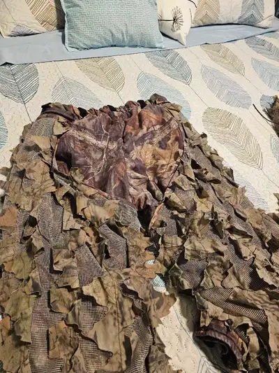 2  Camouflage hunting suits for sale, View more