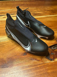 NIKE CLEATS size 11