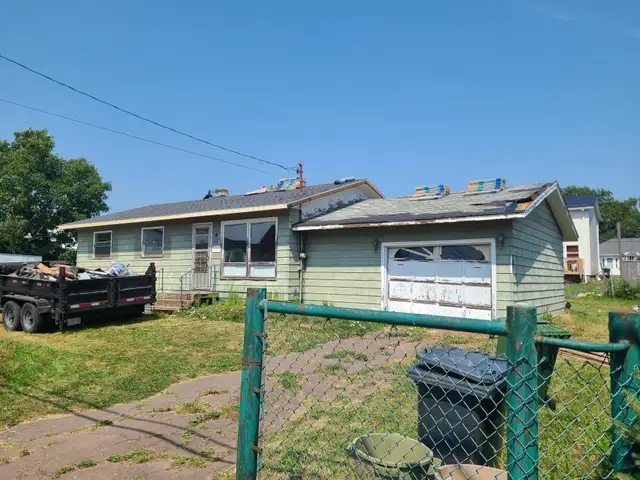 Renovations and Roofing427063792338872320