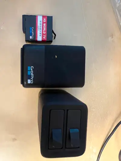 GoPro Dual Battery Charger + Battery (6) for HERO7/HERO6 Black/HERO5 Black (GoPro Official Accessory...