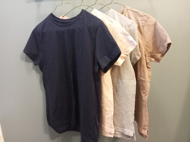 Set of four women's BENCH t-shirts  Arnprior in Women's - Tops & Outerwear in Renfrew - Image 3