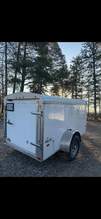 Enclosed Trailer like New $4800
