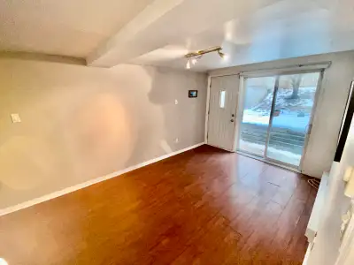 Bachelor Appartement NDG disponible maintenant,