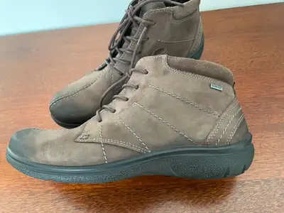Ecco nubuck women boots., View more
