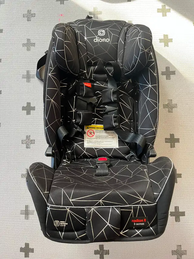 Diono Radian 3RXT All-in-One Convertible Car Seat in Strollers, Carriers & Car Seats in Markham / York Region - Image 2