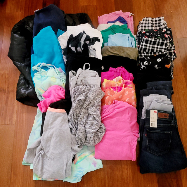 Large Lot Of Girl Clothes (Youth 14-xs) w/ Winter Boots in Kids & Youth in Kelowna