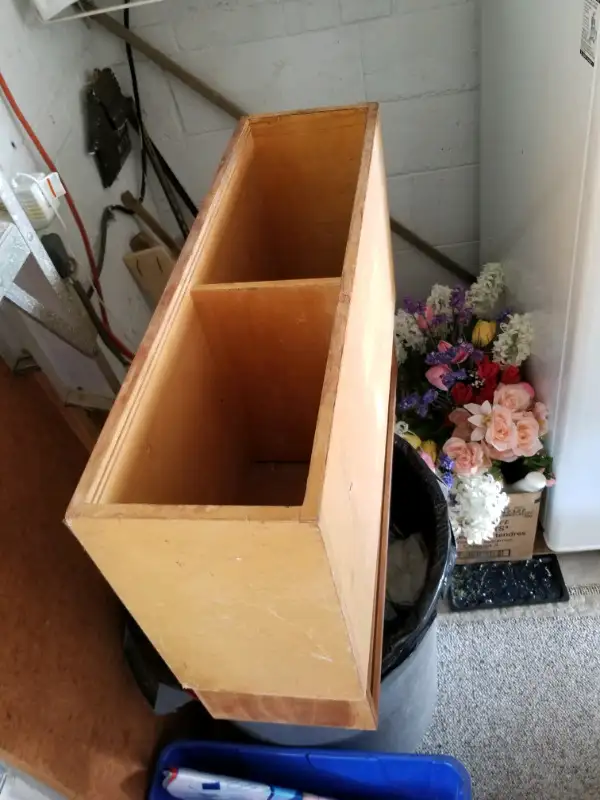 2 wooden shelves in Other in Oakville / Halton Region - Image 4