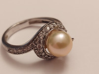 Sterling silver  real light pink pearl ring  . Size 7.